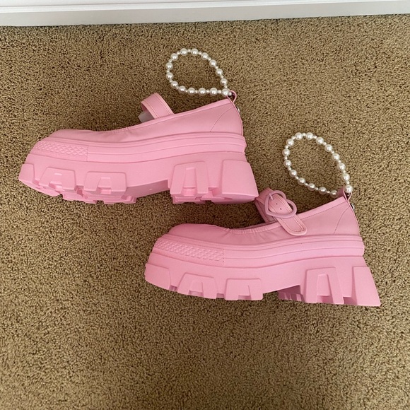 Pearl Strap Mary Janes - Picture 4 of 10